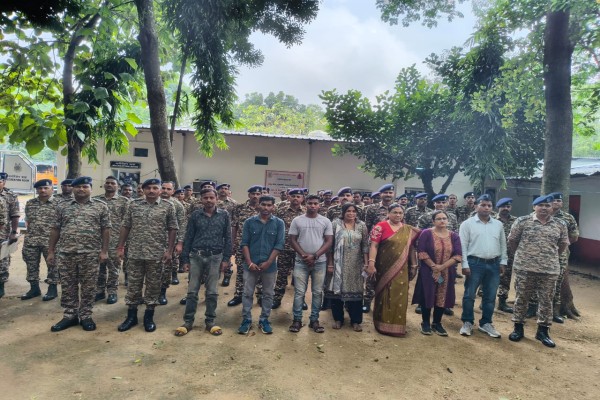 Jhargram: CRPF 184 बटालियन में राष्ट्रीय स्वैच्छिक रक्तदान दिवस पर रक्तदान शिविर आयोजित