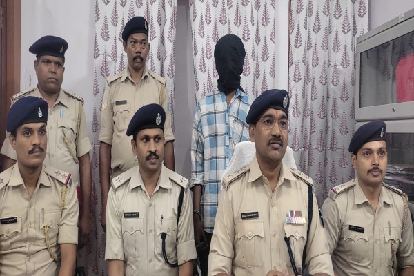 Jamshedpur: पूर्व जेल कैदी ने फिर शुरू किया नशे का धंधा, पुलिस ने दबोचा