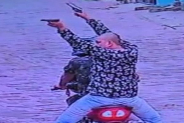 Jamshedpur: मानगो में कुख्यात गुड्डू पांडेय के घर हुई फायरिंग, इलाके में दहशत