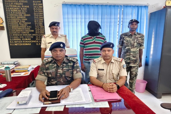 Chaibasa: डाकघर से 50 लाख रुपये की फर्जी निकासी कर जुए में उड़ाए, उप डाकपाल गिरफ्तार