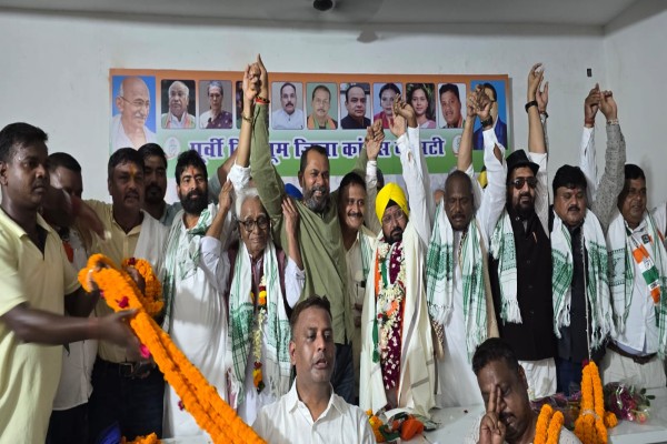 Jamshedpur: परविंदर सिंह बने पूर्वी सिंहभूम जिला कांग्रेस अध्यक्ष, पदभार ग्रहण समारोह सम्पन्न