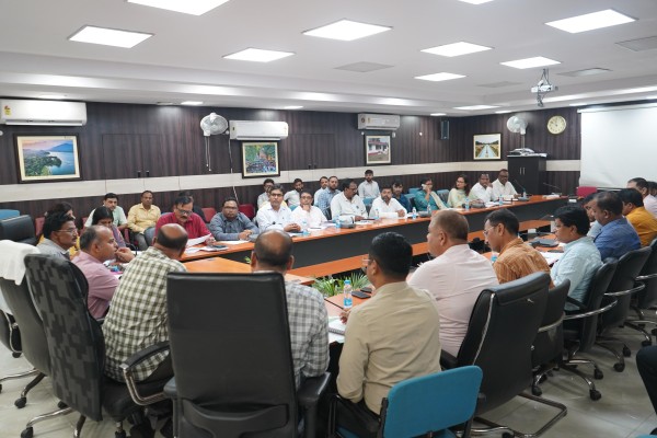 Jamshedpur: सभी कोषांगों के के साथ DC ने की बैठक, निष्पक्षता और पारदर्शिता को प्राथमिकता देने के निर्देश