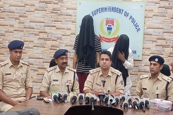 Jamshedpur: मानगो में राशन दुकानदार पर हुई गोलीबारी का हुआ खुलासा, दो आरोपी गिरफ्तार