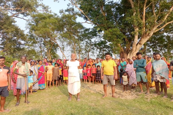 Bahragora: बहरागोड़ा में आंगनबाड़ी केंद्र निर्माण को लेकर भारी विरोध, बच्चों की सुरक्षा और सुविधा की चिंता