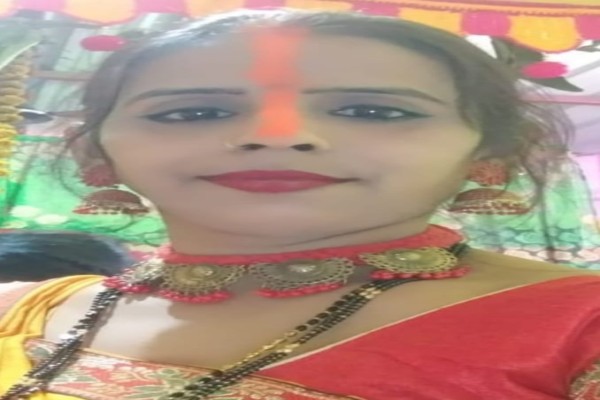 Jamshedpur: ऑटो में जा रहीं महिला को पीछे से कार ने मारी टक्कर – मौत, परिजन बोले– न इलाज मिला, न इंसाफ