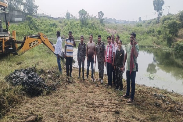 Potka: पोटका में CO ने किया छठ घाटों का लिया जायज़ा, दिया सभी सुविधाओं का आश्वासन