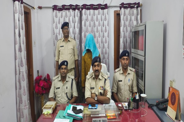 Jamshedpur: भुइयांडीह में जुआ विवाद के दौरान हुई हत्या का मुख्य आरोपी गिरफ्तार, सहयोगियों की तलाश जारी