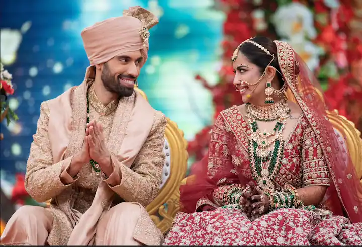 Avika Gor Marraige: ‘बालिका से वधू’ बनीं अविका गौर, TV सेट पर मिलिंद चंदवानी संग रचाई शादी