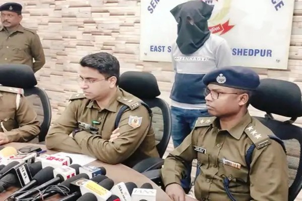 Jamshedpur: मानगो चोरी कांड का खुलासा, कर्ज में डूबे युवक ने ही की थी खुद के घर में चोरी