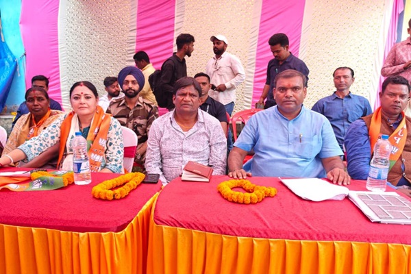 Ghatsila : जनता चाहती है परिवर्तन : ढुल्लू महतो, राज्य सरकार ने महिलाओं को दिया धोखा – अग्निमित्रा पॉल