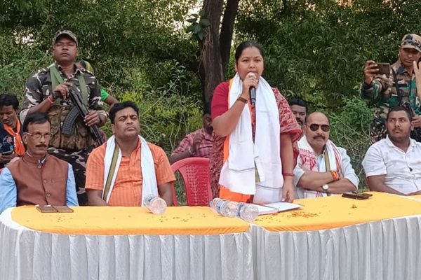 Ghatsila : “घाटशिला बदलाव के लिए तैयार” — कार्यकर्ता सम्मेलन में बोलीं गीता कोड़ा