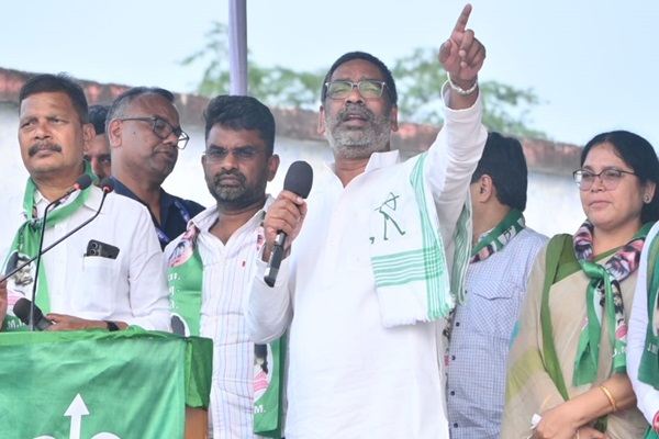 Musabani : हेमंत सोरेन की जनसभा में उमड़ा जनसैलाब, जनता से की झामुमो प्रत्याशी को जिताने की अपील