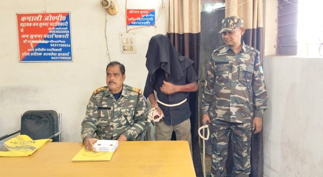 Jamshedpur: चाकू की नोक पर घर में घुसकर लूटने वाले आरोपी को भेजा गया जेल, साथी की तलाश जारी