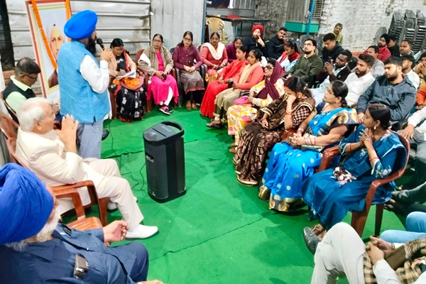 Jamshedpur : शहीद करतार सिंह सराभा की पुण्यतिथि पर नमन परिवार ने दी श्रद्धांजलि, युवाओं के लिए बताया प्रेरणा स्रोत