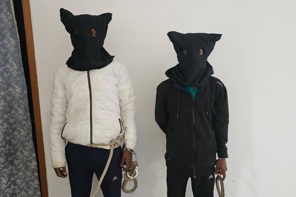 Jamshedpur : एमजीएम थाना पुलिस की बड़ी कार्रवाई: दो वांछित अपराधी चोरी की बाइक और मोबाइल के साथ गिरफ्तार