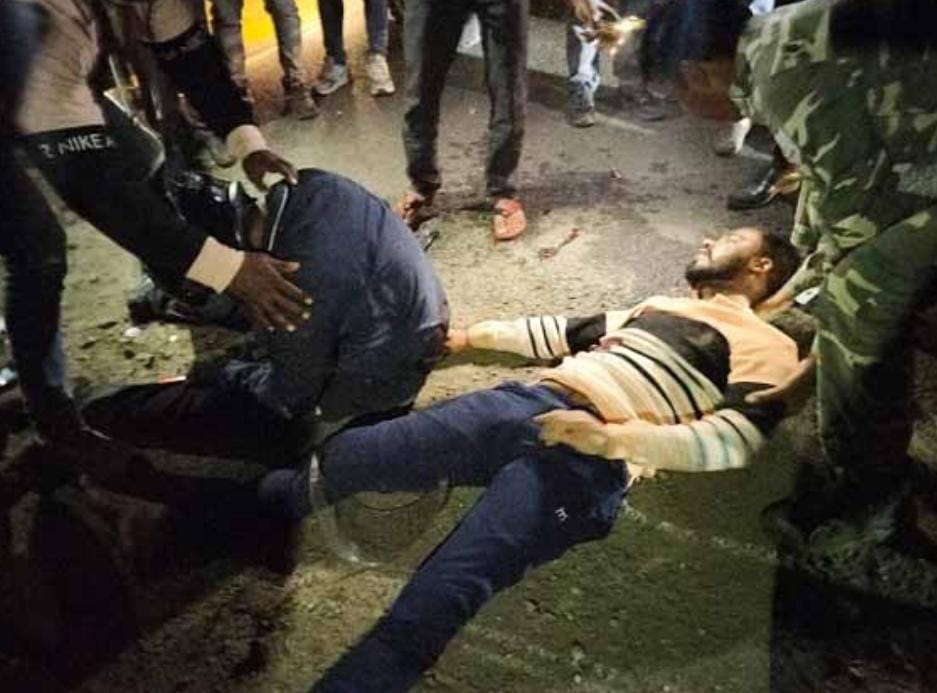 Potka : अनियंत्रित बाइक ट्रेलर से टकराई, दो युवक गंभीर रूप से घायल