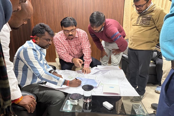 Jamshedpur : पोटका की सड़क परियोजनाओं की समीक्षा : विधायक संजीव सरदार ने अधिकारियों को दिए कड़े निर्देश