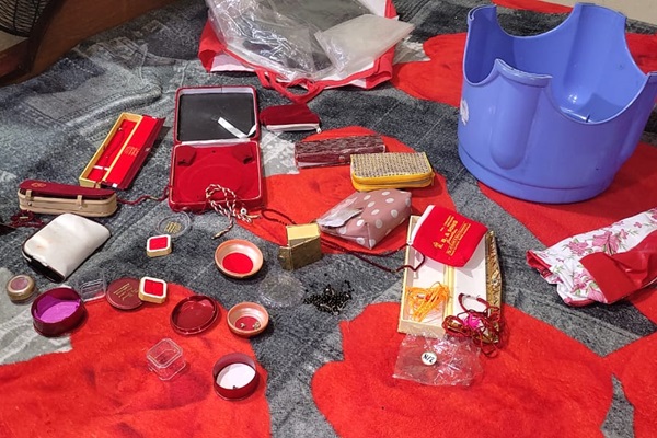 Jamshedpur : उलीडीह थाना क्षेत्र में लाखों की चोरी: दो घरों को निशाना बनाकर चोरों ने उड़ाए नकद और गहने