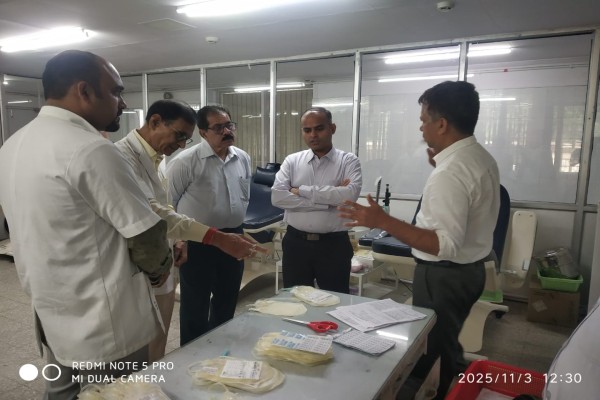 Jamshedpur: ब्लड बैंकों की व्यवस्थाओं की जांच में जुटे उपायुक्त, पारदर्शिता और सुरक्षा पर दिया जोर