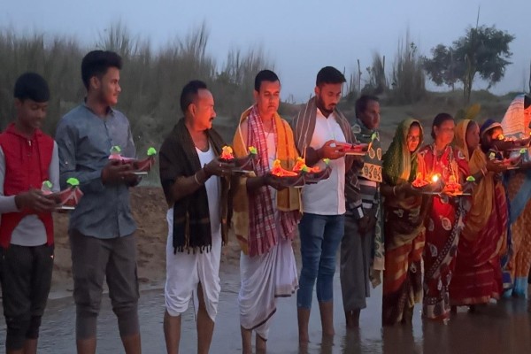 Jhargram: गोपीबल्लभपुर में रास यात्रा, निभाई गई नदी में ‘नाव तैराने’ की प्राचीन परंपरा