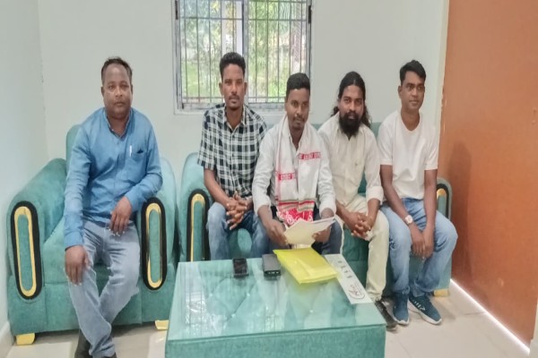 Saraikela: आदिवासी क्षेत्रों में उद्योगों का CSR योगदान शून्य, आदिम डेवलपमेंट सोसाइटी ने उठाया मुद्दा