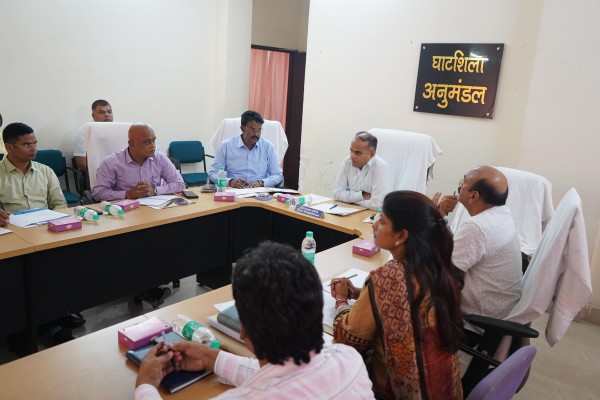 घाटशिला उपचुनाव: माइक्रो ऑब्जर्वर, पोलिंग दल और EVM तैयार, जिला निर्वाचन पदाधिकारी ने दिए अहम निर्देश