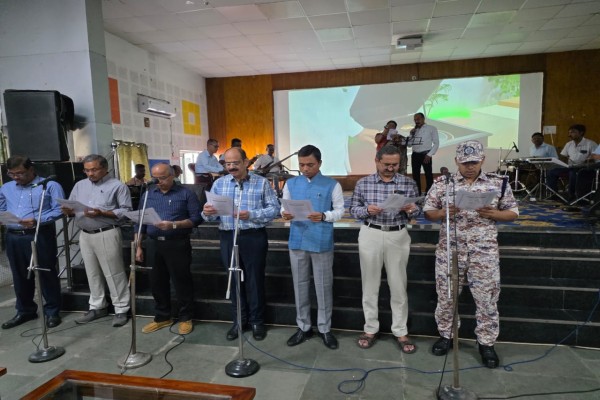 Saraikela: आद्रा अधिकारी क्लब में राष्ट्रगीत की गूंज, सामूहिक गायन से उमड़ा जोश