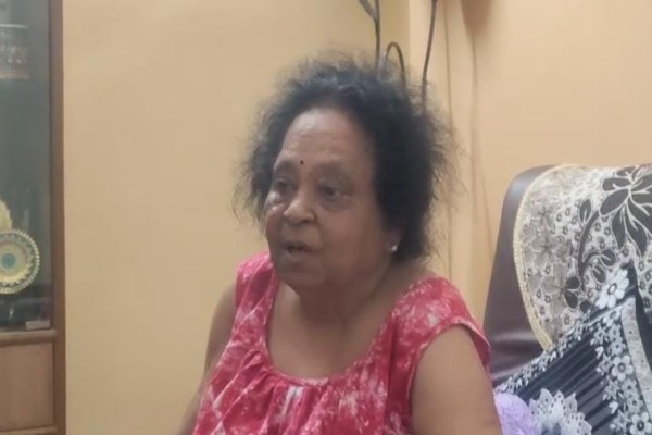 Jamshedpur: मोटरसाइकिल सवार अपराधी ने झपट्टा मारकर बुजुर्ग महिला से छीना पर्स