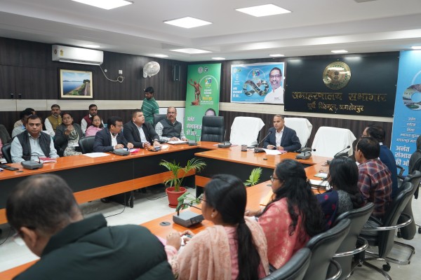 Jamshedpur: उपायुक्त ने सभी विभागों को दिया स्पष्ट दिशा-निर्देश, समय पर योजनाओं का क्रियान्वयन जरूरी
