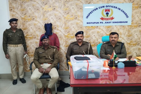 Jamshedpur: घर में घुसकर चोरी मामले में बड़ी सफलता, सामान समेत चोर गिरफ्तार