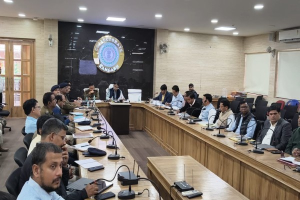 Ramgarh: रामगढ़ में अवैध खनन और बालू परिवहन पर प्रशासन की सख्त कार्रवाई, अवैध मुहानों को बंद करने के निर्देश