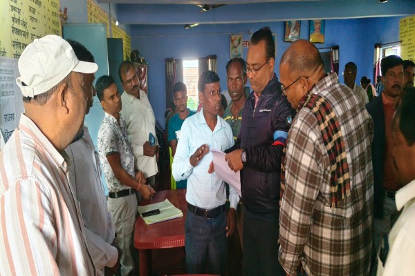 Saraikela: सरायकेला-खरसावां में ‘सेवा का अधिकार सप्ताह’ का चौथा दिन, 19 पंचायतों में लगा शिविर