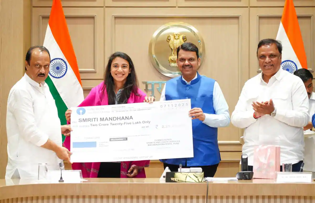 Women’s World Cup 2025 Winner: वर्ल्ड कप चैंपियंस पर बरसी इनामों की बारिश, राज्य सरकारों ने बांटे करोड़ों – दी सरकारी नौकरियां