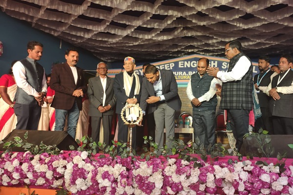 Baharagoda : ज्ञानदीप इंग्लिश स्कूल के वार्षिकोत्सव में बिखरे देशभक्ति के रंग