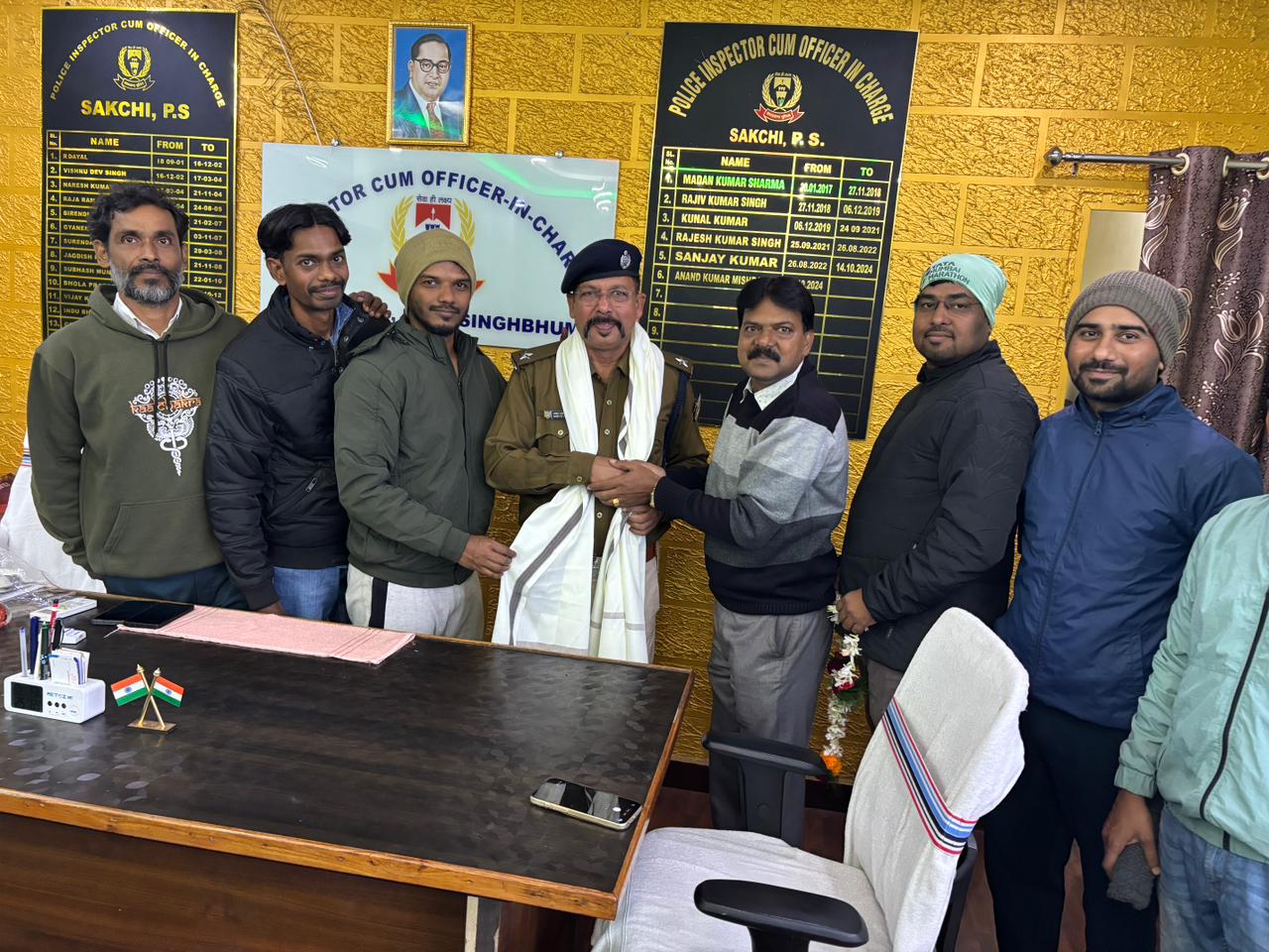 Jamshedpur : हाफ मैराथन में उम्दा प्रदर्शन पर इंस्पेक्टर आनंद मिश्रा का हुआ स्वागत