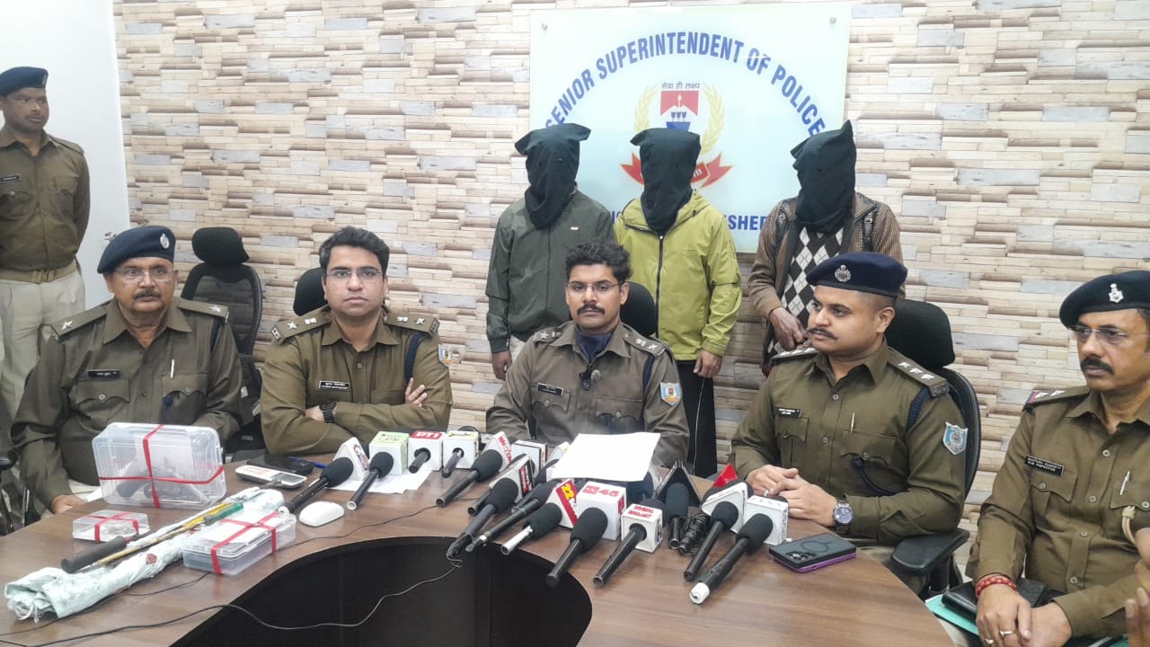 Jamshedpur : ‘ऑपरेशन प्रहार’ की एसएसपी ने की समीक्षा, नशे के अवैध कारोबारियों पर कार्रवाई का दिया निर्देश