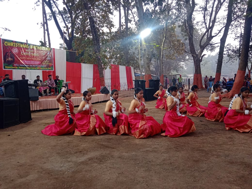 Muri :  क्रिसमस गैदरिंग में प्रभु यीशु की जीवनी पर डाला प्रकाश, गीत संगीत पर जमकर थिरके युवा