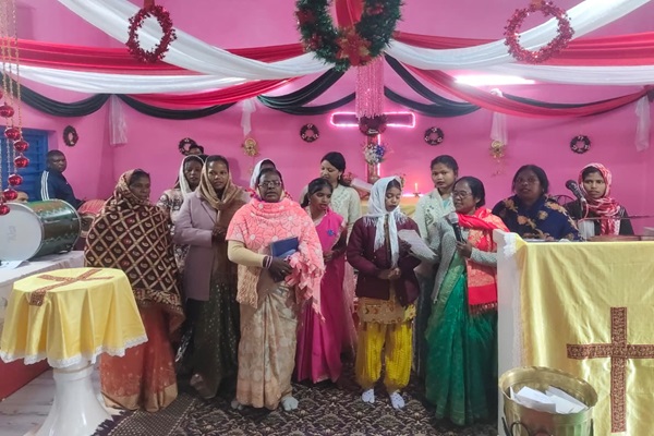 Gua : गुवा के तीन चर्चों में श्रद्धा और उल्लास के साथ मनाया गया क्रिसमस पर्व