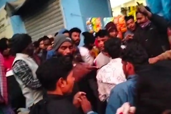 Bodam : बोड़ाम हाट में मोबाइल चोरी का प्रयास विफल, आरोपी को लोगों ने धर दबोचा