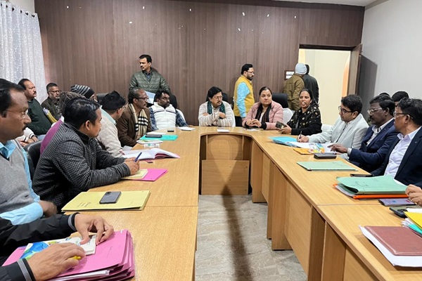 Seraikela : सरायकेला में विधानसभा की पर्यावरण एवं प्रदूषण नियंत्रण समिति की जिला स्तरीय समीक्षा बैठक सम्पन्न