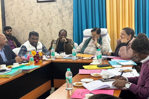 Jamshedpur : जमशेदपुर में विधानसभा की पर्यावरण एवं प्रदूषण नियंत्रण समिति की समीक्षा बैठक संपन्न