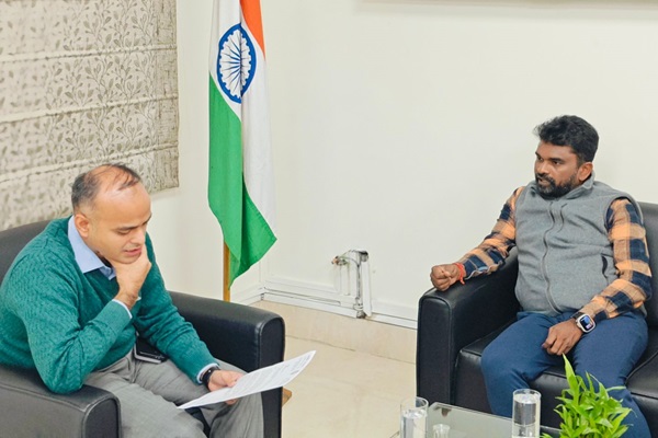 Jamshedpur : विधायक संजीव सरदार ने डीसी से की मुलाकात, उठाए किसानों व ग्रामीणों के हित के कई मुद्दे