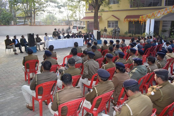 Kharsawan : शहीद दिवस पर मुख्यमंत्री के आगमन को लेकर प्रशासन सतर्क, आरसीडी गेस्ट हाउस में संयुक्त ब्रीफिंग