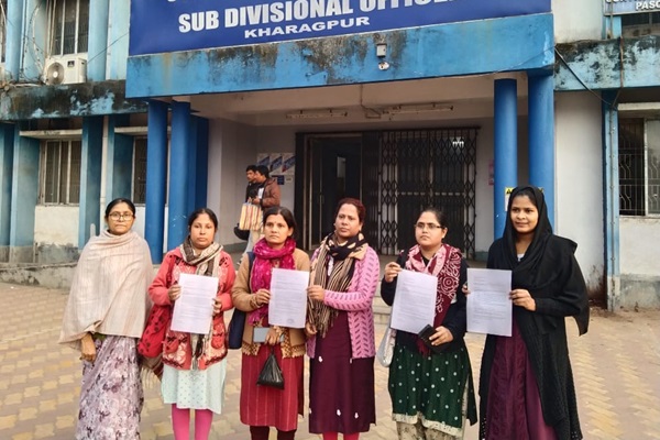 Kharagpur : स्पंज आयरन कारखाने से काली धूल के कारण स्वास्थ्य संकट बढ़ा