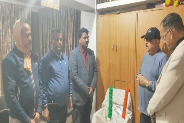 Bahragora: बहरागोड़ा में डॉ. भीमराव अंबेडकर को भावभीनी श्रद्धांजलि, पूर्व मंत्री ने भी किया नमन