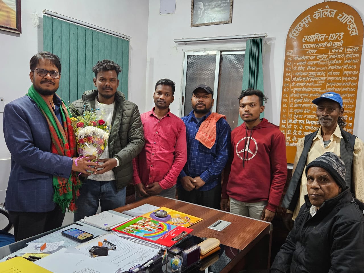 Saraikela: चांडिल डिग्री महाविद्यालय में स्वागत समारोह, नवपदस्थापित प्राचार्य का अभिनंदन