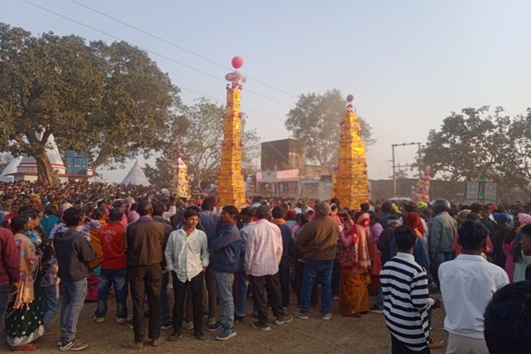 Muri : ग्रामीण क्षेत्र में आस्था और उल्लास के साथ मनाया गया आखाईन त्योहार