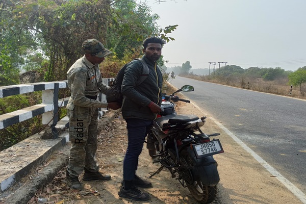 Baharagoda : बहरागोड़ा में पुलिस का एंटी क्राइम चेकिंग अभियान, वाहन चालकों की सघन जांच