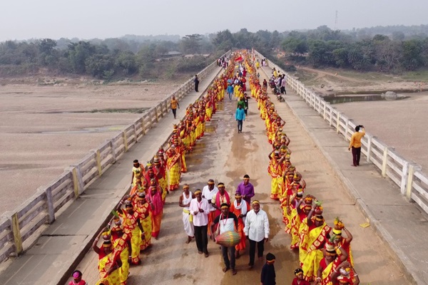 Baharagoda : बाबा सत्यनाथ मंदिर के 100 वर्ष पूरे, भव्य कलश यात्रा से शताब्दी महोत्सव का शुभारंभ