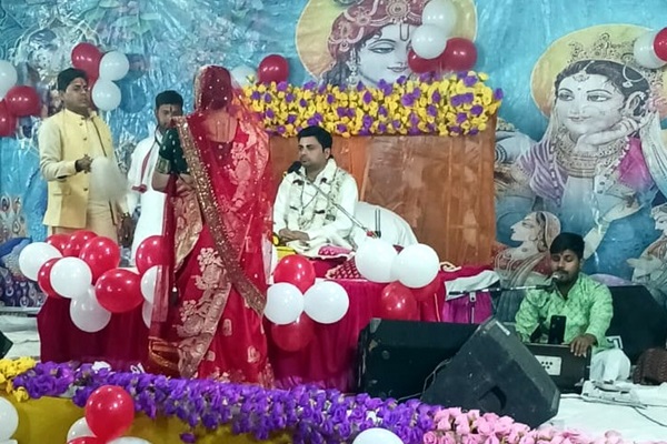 Jamshedpur : गोलमुरी में श्रीमद भागवत कथा : कृष्ण-रूकमणी विवाह का सुंदर वर्णन, श्रद्धालु हुए भाव-विभोर